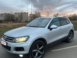 2012 Volkswagen Touareg II, серебристый, 1790000 рублей, вид 1