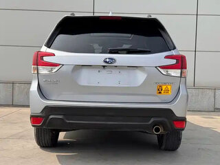 2023 Subaru Forester V Рестайлинг, серебристый, 2670500 рублей, вид 4