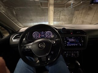 2018 Volkswagen Tiguan II, серебристый, 2500000 рублей, вид 5