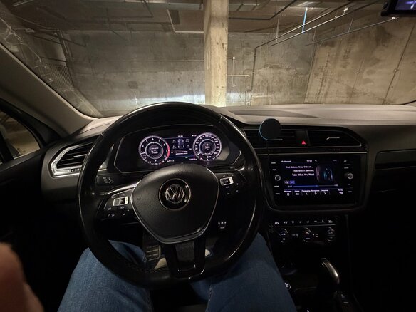 2018 Volkswagen Tiguan II, серебристый, 2500000 рублей - вид 4