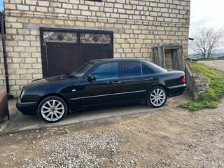 1998 Mercedes-Benz E-Класс 320 II (W210, S210), чёрный, 670000 рублей, вид 1