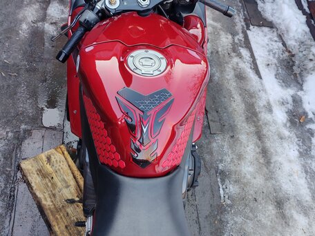 2007 Yamaha YZF-R1, красный, 715000 рублей, вид 3
