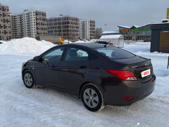 2015 Hyundai Solaris I Рестайлинг, коричневый, 850000 рублей - вид 11