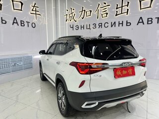 2022 Kia KX3, белый, 1630000 рублей, вид 3