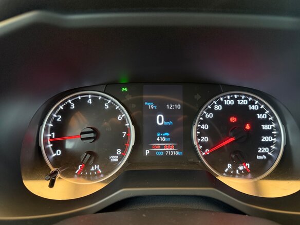 2020 Toyota RAV4 V (XA50), чёрный, 3700000 рублей - вид 7