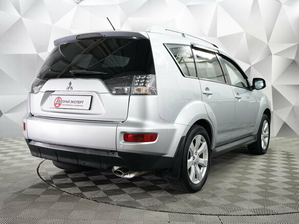 2010 Mitsubishi Outlander II Рестайлинг, серебристый, 1210000 рублей - вид 4