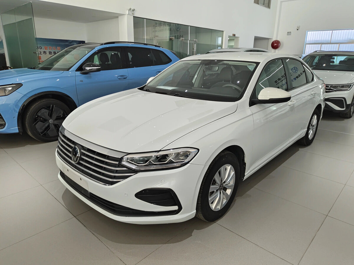 Открыть фотографии: Volkswagen Lavida III Рестайлинг