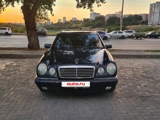 1996 Mercedes-Benz E-Класс 200 II (W210, S210), синий, 700000 рублей, вид 1
