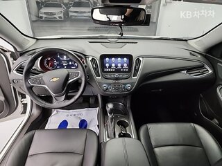 2022 Chevrolet Malibu IX Рестайлинг, белый, 1550000 рублей, вид 5