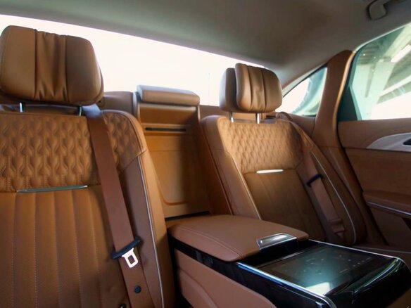 2023 Hongqi H9 I, коричневый, 5400000 рублей - вид 5