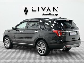 2017 Ford Explorer V Рестайлинг, чёрный, 2475000 рублей, вид 4