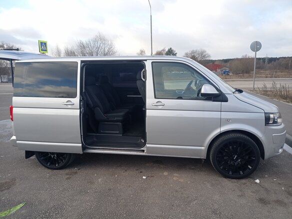 2013 Volkswagen Multivan T5 Рестайлинг, серебристый, 2575000 рублей - вид 12