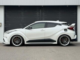 2023 Toyota C-HR I Рестайлинг, белый, 1840055 рублей, вид 4