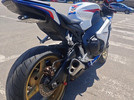 2010 Honda CBR 1000 RR/RA Fireblade, белый, 680000 рублей, вид 5