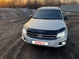 2013 Volkswagen Tiguan I Рестайлинг, серебристый, 1350000 рублей, вид 2