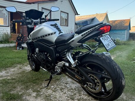 2010 Yamaha FZ1, серебристый, 600000 рублей, вид 3