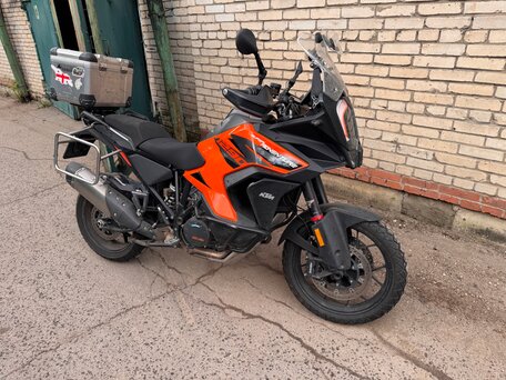 2022 KTM 1290 Super Adventure S, оранжевый, 1650000 рублей, вид 2