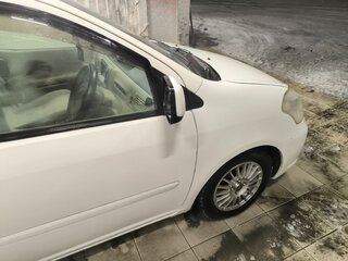 2005 Toyota Raum II, белый, 510000 рублей, вид 5