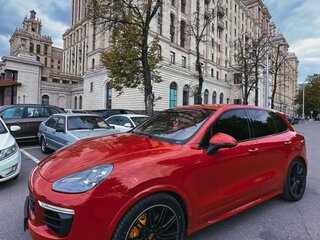 2015 Porsche Cayenne S Diesel II Рестайлинг (958), красный, 5300000 рублей, вид 3
