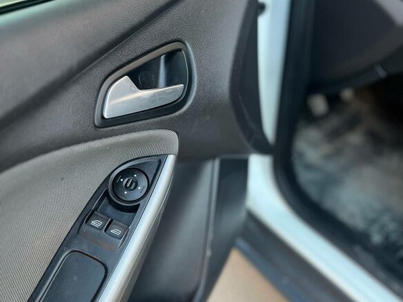 2011 Ford Focus III, белый, 580000 рублей - вид 20