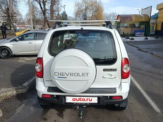 2013 Chevrolet Niva I Рестайлинг, белый, 650000 рублей, вид 3
