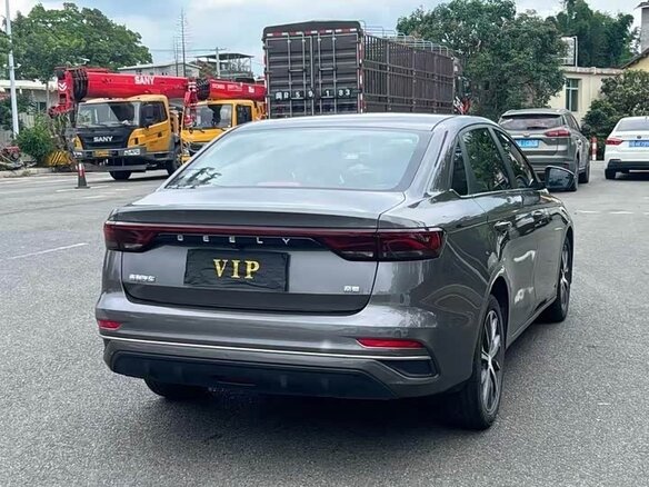 2022 Geely Emgrand II, серый - вид 5