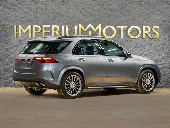 2025 Mercedes-Benz GLE 450 II (V167) Рестайлинг, серый, 13590000 рублей - вид 4