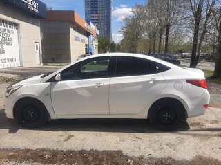 2016 Hyundai Solaris I Рестайлинг, белый, 550000 рублей, вид 4