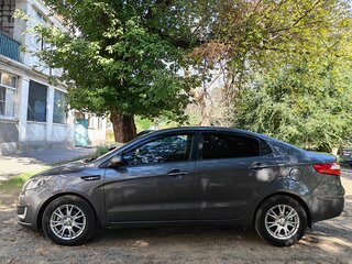 2013 Kia Rio III, серый, 685000 рублей, вид 5