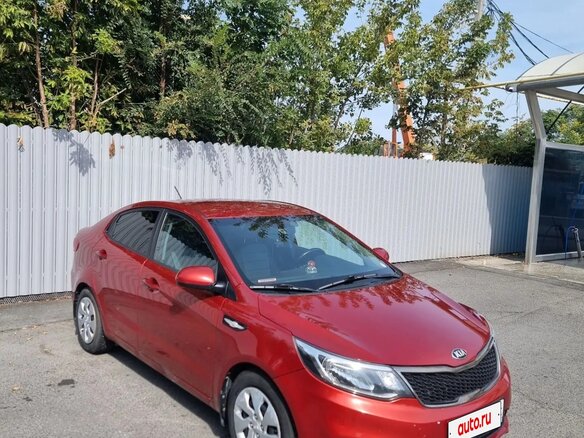 2016 Kia Rio III Рестайлинг, красный, 1150000 рублей