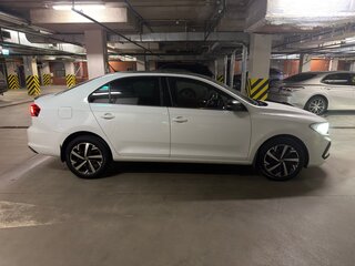 2021 Volkswagen Polo VI, белый, 1600000 рублей, вид 2