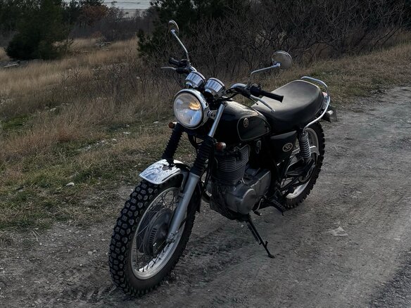 2000 Yamaha SR400, чёрный, 350000 рублей - вид 1