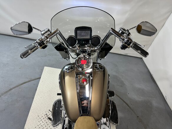 2012 Harley-Davidson CVO, бежевый, 980000 рублей - вид 26