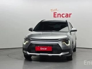 2022 Kia Niro II, серебристый, 1560000 рублей, вид 2