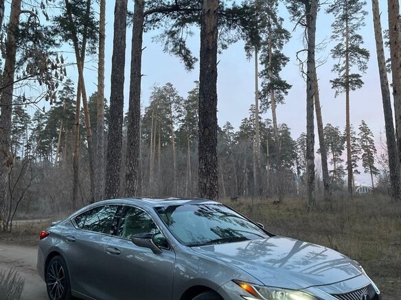 2024 Lexus ES 300h VII Рестайлинг, серый, 5500000 рублей - вид 8