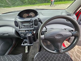 2000 Toyota FunCargo, красный, 250000 рублей, вид 5