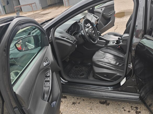 2013 Ford Focus III, чёрный, 1100000 рублей - вид 6