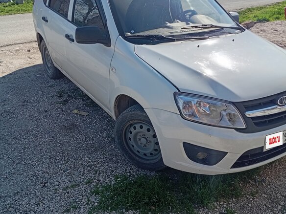 2017 Lada (ВАЗ) Granta I, белый, 400000 рублей - вид 2