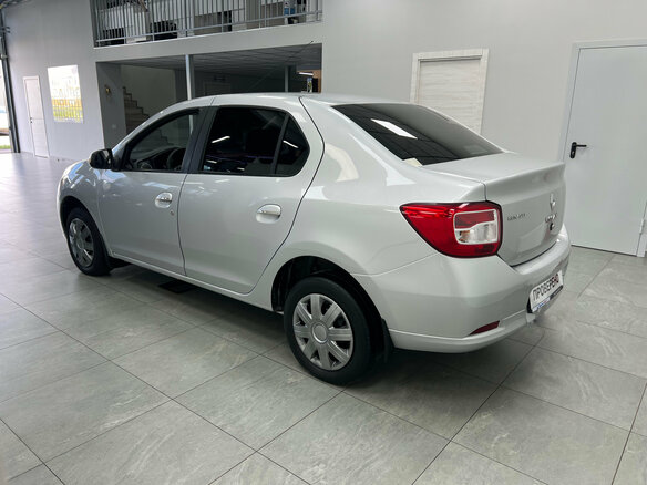 2015 Renault Logan II, серый - вид 3
