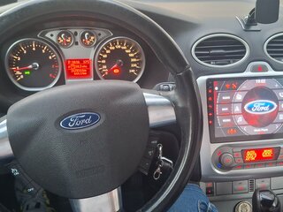 2009 Ford Focus II Рестайлинг, чёрный, 1000000 рублей, вид 4
