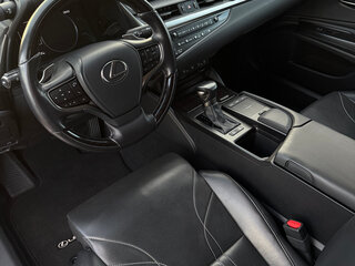 2018 Lexus ES 250 VII, серый, 3300000 рублей, вид 3