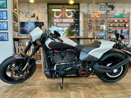 2018 Harley-Davidson FXDR 114, белый, 2300000 рублей, вид 1