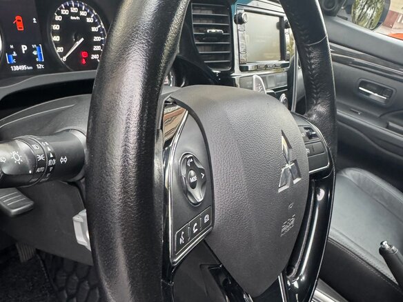 2016 Mitsubishi Outlander III Рестайлинг 2, белый, 2100000 рублей - вид 35
