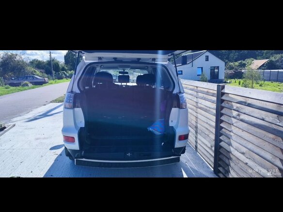 2011 Mitsubishi Outlander II Рестайлинг, белый, 1350000 рублей - вид 5
