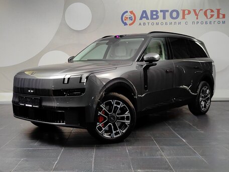 Lynk & Co 900