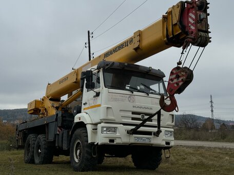 2019 Ивановец КС-45717, белый, 9050000 рублей, вид 2