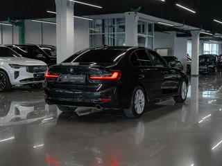 2021 BMW 3 серии 318i VII (G2x), чёрный, 2560000 рублей, вид 4