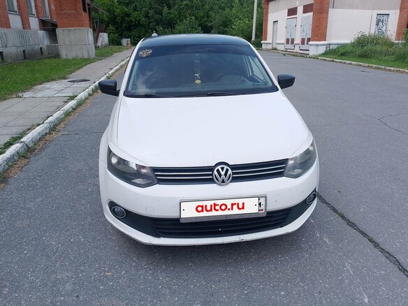 2011 Volkswagen Polo V, белый, 410000 рублей