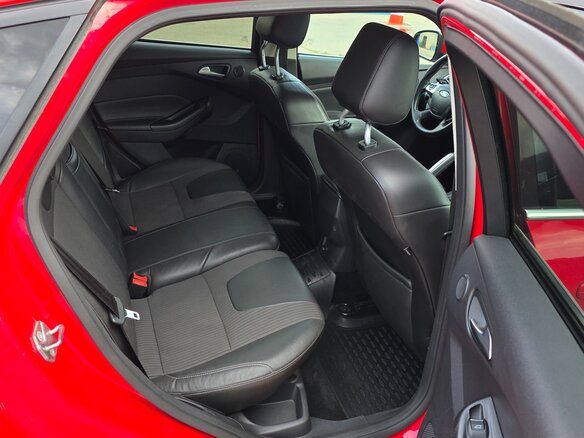 2012 Ford Focus III, красный - вид 12