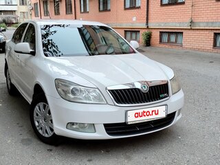 2013 Skoda Octavia II (A5) Рестайлинг, белый, 700000 рублей, вид 1
